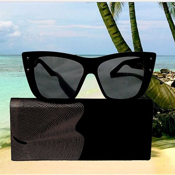 SUNGLASSES WOMEN FASHION LUXURY 💯 % UV PROTECTION WITH GOLD ACCENT LOGO - Picture 2 of 2